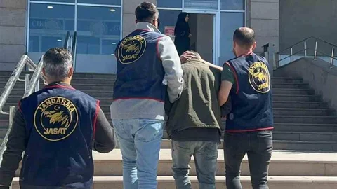 Van'da 11 yıl 3 ay hapis cezasıyla aranan yabancı uyruklu bir şahıs yakalandı.