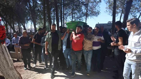 Hatay'da doğum günü kutlaması için hazırlanan genç trafik kazasında yaşamını yitirdi.