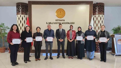 Kütahya'da Erasmus Projesi Katılımcılarına Belgeleri Verildi