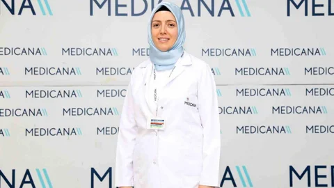 Konya'da küme baş ağrısının nedenleri ve belirtileri hakkında bilgi verildi.