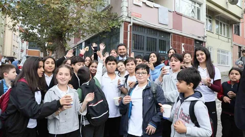 Kağıthane'de okullara sıcak çorba ikramı