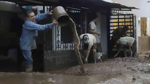 Meksika'da sel felaketinde ölü sayısı 64'e ulaştı, 65 kişi kayıp