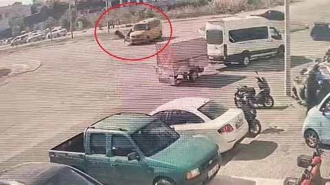 Manavgat'ta motosiklet taksiyle çarpıştı