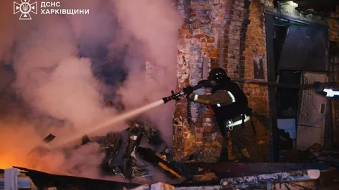 Harkov'da Rusya'nın güdümlü füzelerle düzenlediği saldırılarda 30 bin kişi elektriksiz kaldı.