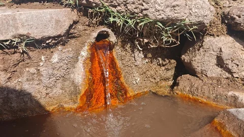 Elazığ'da şifalı suya ulaşmak için vatandaşlar kilometrelerce yürüyor