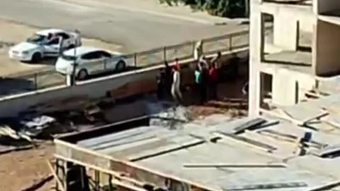 Mersin'de İnşaat İşçisı Yuksekten Düşerek Yaralandı