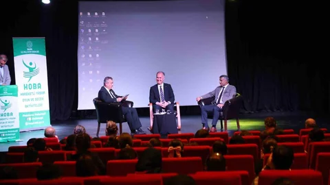 Bursa'da "Yeşil Koltuk" söyleşi programının ilk konuğu Başkan Alper Taban oldu