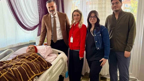 Konya'nın Akşehir ilçesinde evde sağlık hizmetine yönelik önemli bir uygulama gerçekleştirildi.