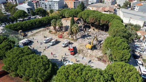 Manisa'da deprem tatbikatı gerçeği aratmadı