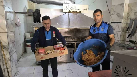 Eyyübiye'de 183 kilo bozuk tavuk eti imha edildi