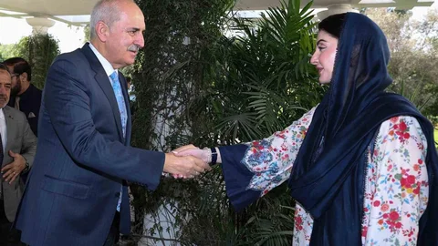 Kurtulmuş, Pencap Eyaleti Başbakanı Şerif ile görüştü