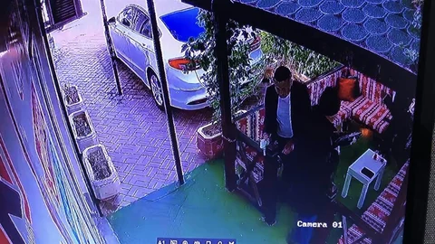 Elazığ'da gazeteci Koca'ya pompalı tüfekle saldırı anı güvenlik kameralarına yansıdı