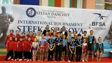 Aydın'da Sporcular Bulgaristan'dan Madalyalarla Dönüyor