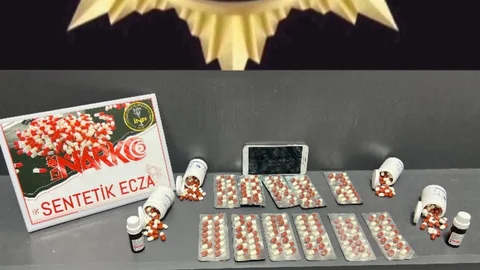 Konak'ta zehir tacirlerine büyük darbe vuruldu.