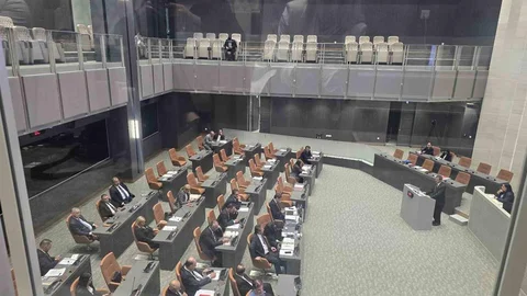 KKTC Meclisi'nde muhalefet milletvekilleri oturumu terk etti