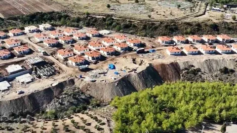 Hatay'da Kırsal Afet Konutları İnşaatı Devam Ediyor