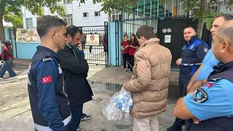 Manisa'da seyyar satıcılara denetim yapıldı