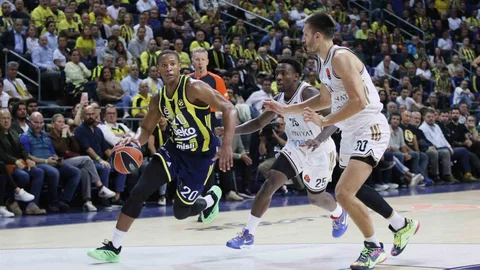 Fenerbahçe Beko, Euroleague 4. hafta karşılaşmasında Dubai Basketbol'a 93-69'luk skorla yenildi.