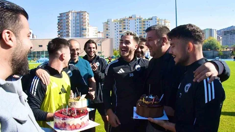 Kayseri'de Erciyes 38 Futbol Kulübü'nde sürpriz doğum günü kutlandı.