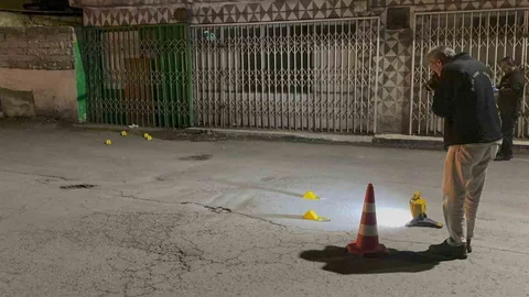 Kayseri Kocasinan'da evin duvarı ve camı zarar gördü