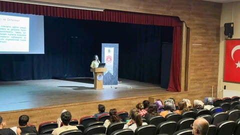 Erzincan'da personellere bağımlılık eğitimi verildi