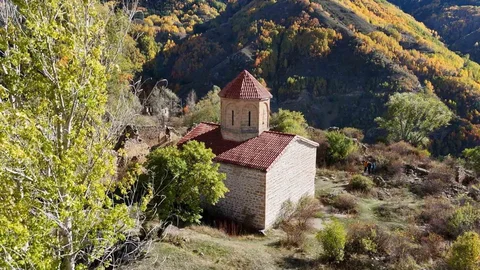 Gümüşhane'de İmera Manastırı'nda sonbahar güzelliği
