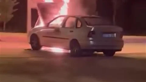 Elazığ'da otomobil yangını paniğe neden oldu