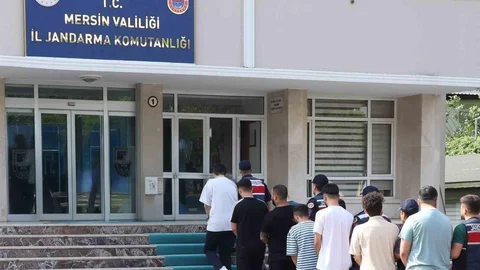 Mersin'de 14 hükümlü yakalandı.