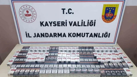 Kayseri'de Tırda 320 Paket Kaçak Sigara Bulundu