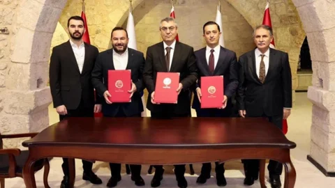 Mersin’de Hayırseverlerden Sağlık Yatırımı: Dört Yeni Acil Sağlık İstasyonu İçin Protokoller İmzalandı