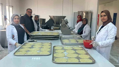 Adıyaman’da kadınlar kültürel mirası yaşatırken aile ekonomisine de katkıda bulunuyor