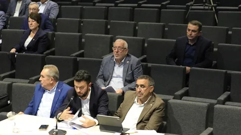 Bergama'da CHP'li Başkan Tanju Çelik'in SGK'nın maaş paralarını talep ettiği yönündeki açıklamasına yanıt geldi.