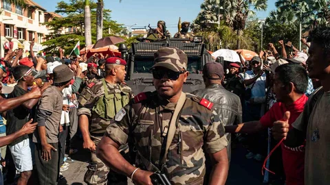 Madagaskar'da Askeri Yönetim Kuruldu