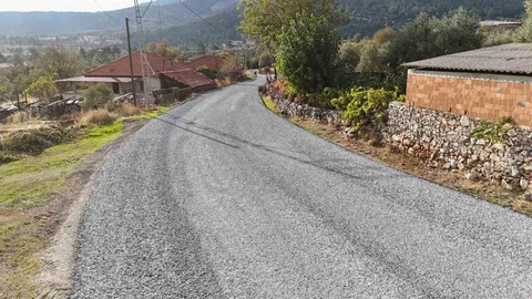 Muğla'da kırsal mahallelerin yol yapım çalışmaları sona erdi