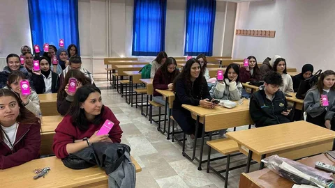 Üniversite öğrencilerine şiddetle mücadele eğitimi verildi