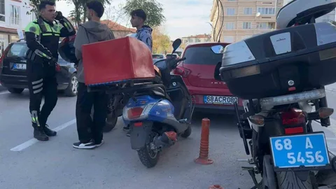 Aksaray'da plakasız motosiklet kullanan sürücüye 35 bin 239 lira ceza kesildi.