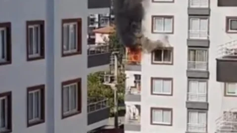 Mersin'de Apartman Dairesinde Yangın Paniği: Daire Kullanılamaz Hale Geldi
