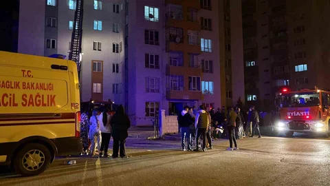 Kayseri'de apartman yangını paniğe yol açtı