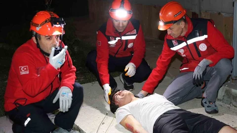 Düzce'de lise pansiyonunda tatbikat yapıldı