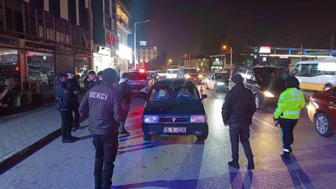 Bursa'da polis, huzur ve güven uygulaması başlattı.