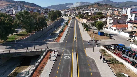 Aydın'da yol yapım çalışmaları sürüyor