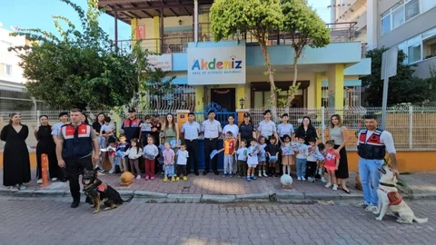 Mersin'de Jandarmadan Öğrencilere Tanıtım Faaliyeti
