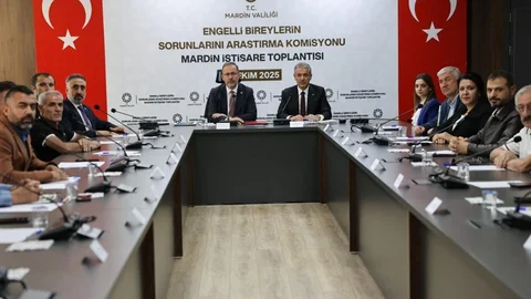 AK Parti Mardin'de Toplantı Düzenledi