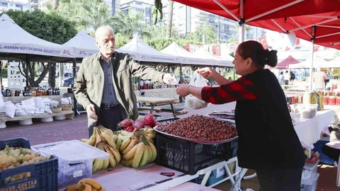 Mersin'de Hasat Pazarı Açıldı