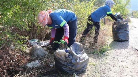 Bozdoğan Belediyesi, ilçe genelinde temizlik çalışmaları yapıyor.