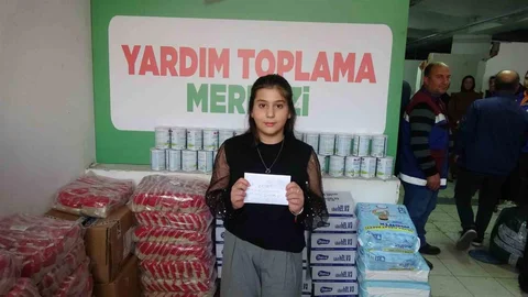 Trabzon'da yardım tırları Gazze'ye doğru yola çıkmak üzere hazırlanıyor.