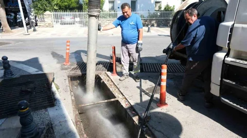 Bodrum'da yağmur suyu hattı temizliği sürüyor