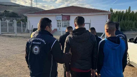 Kırşehir'de düzensiz göçmenlere yönelik operasyon düzenlendi