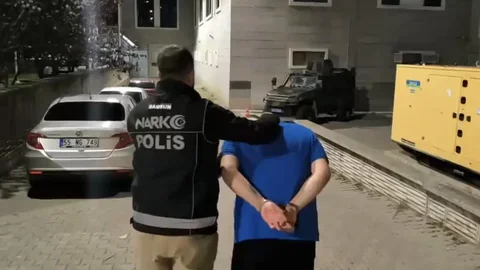 Samsun'da dolandırıcılıktan 15 yıl hapis cezası bulunan şahıs yakalandı.