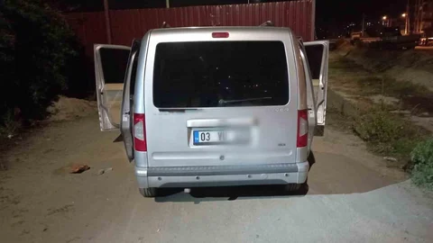 Manisa'da ehliyetsiz bir sürücü ile polis arasında kovalamaca yaşandı.